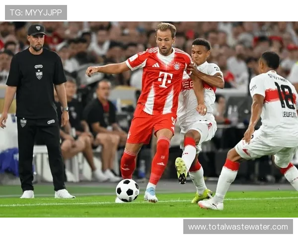 基米希本赛季德甲中场表现稳健,攻防组织能力持续提升 基米希本赛季德甲中场表现稳健,攻防组织能力持续提升