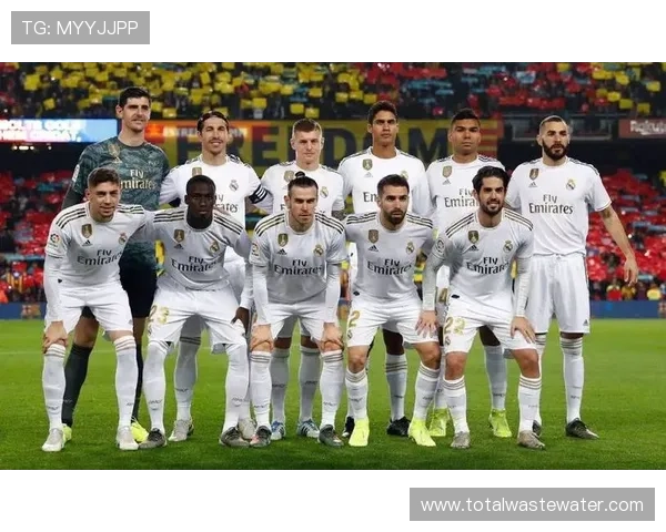 皇马阵容星光熠熠,但整体衔接问题已逐步反映在比赛表现中 皇马阵容星光熠熠,但整体衔接问题已逐步反映在比赛表现中